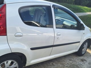 2007 Peugeot 107 I, белый, 325000 рублей, вид 2