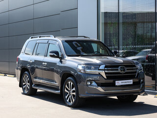2019 Toyota Land Cruiser 200 Series Рестайлинг 2, серебристый, 7698000 рублей, вид 3