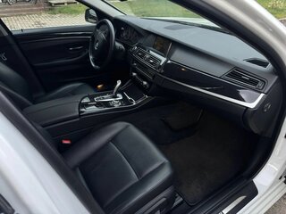 2016 BMW 5 серии 528i xDrive VI (F10/F11/F07) Рестайлинг, белый, 2550000 рублей, вид 4