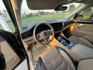 2020 Volkswagen Touareg III, чёрный, 6000000 рублей, вид 5