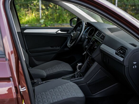 2021 Volkswagen Tiguan II Рестайлинг, коричневый - вид 12