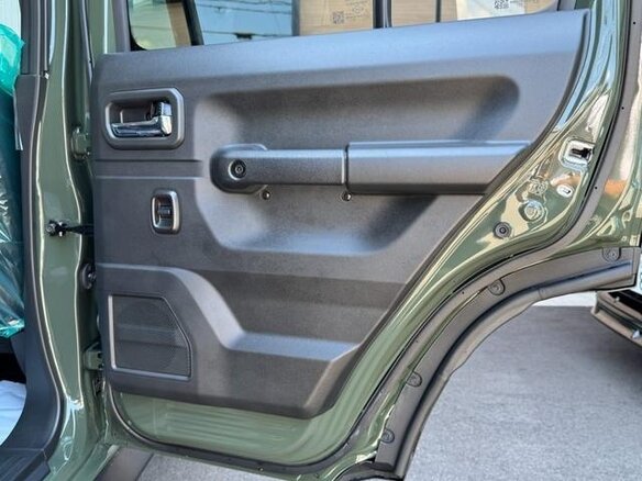 2026 Suzuki Jimny IV, зелёный - вид 21