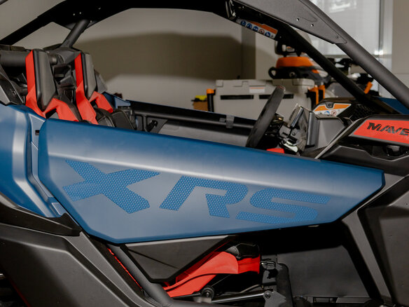 2026 BRP Can-Am Maverick X3 X RS Turbo RR, синий, 5400000 рублей