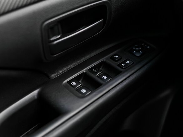 2018 Mitsubishi Outlander III Рестайлинг 2, белый - вид 10