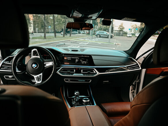 2019 BMW X7 M50d I (G07), белый, 7500000 рублей - вид 17