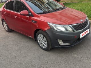 2013 Kia Rio 4-speed III, красный, 700000 рублей, вид 1