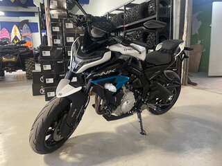 2026 CFMoto 675NK, белый, 744900 рублей, вид 1