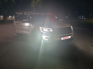 2015 Ford Explorer V Рестайлинг, белый, 2200000 рублей, вид 4