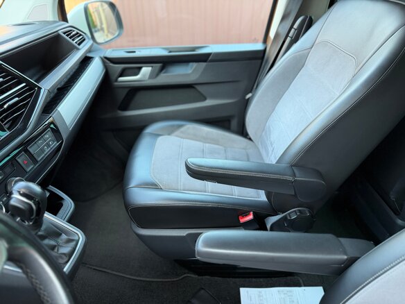 2020 Volkswagen Multivan T6 Рестайлинг, жёлтый, 4990000 рублей - вид 9