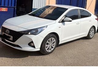 2017 Hyundai Solaris II, белый, 999000 рублей, вид 1