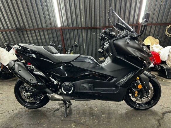 2023 Yamaha TMAX, чёрный, 1230000 рублей - вид 2