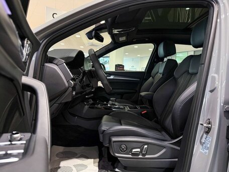 2025 Audi Q5 L 45 TFSI II (FY) Рестайлинг, серый, 5640000 рублей, вид 4