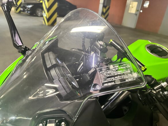2021 Kawasaki Ninja 400, зелёный - вид 23