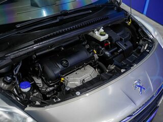2015 Peugeot 3008 I Рестайлинг, серебристый, 840000 рублей, вид 5