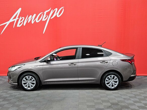 2021 Hyundai Solaris II Рестайлинг, коричневый, 1585000 рублей - вид 2