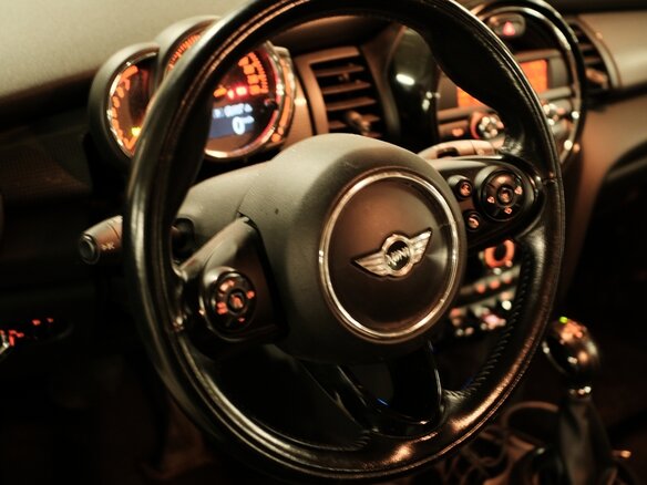 2018 Mini Hatch Cooper III (F55/F56), серый, 1700000 рублей - вид 13