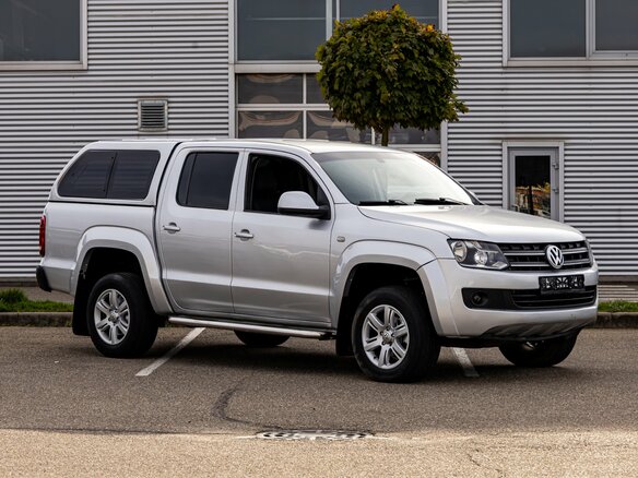 2012 Volkswagen Amarok I, серебристый, 1695000 рублей - вид 2