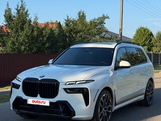 2023 BMW X7 40i I (G07) Рестайлинг, белый, 6670000 рублей, вид 3