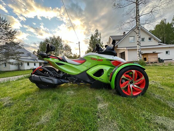 2014 BRP Can-Am Spyder, зелёный, 1245000 рублей - вид 5