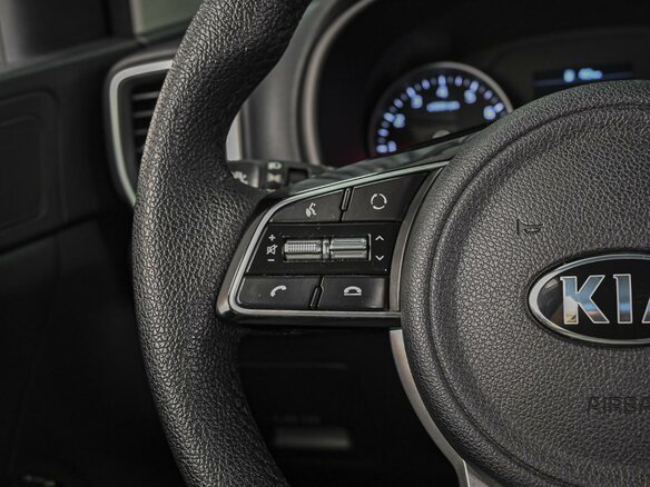 2018 Kia Sportage IV Рестайлинг, белый, 2439000 рублей - вид 17