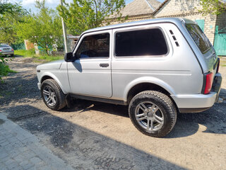 2018 Lada (ВАЗ) 2121 (4x4) Urban I Рестайлинг, серебристый, 730000 рублей, вид 3
