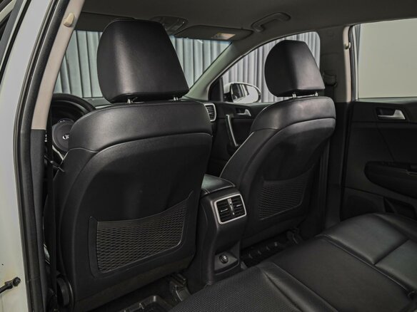 2018 Kia Sportage IV Рестайлинг, белый, 2439000 рублей - вид 10