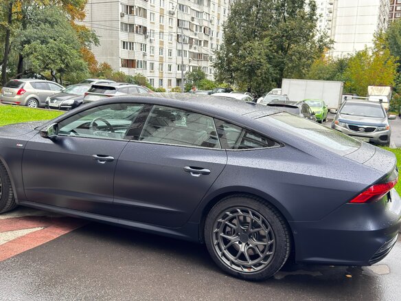 2025 Audi A7 45 TFSI II (4K), синий, 8600000 рублей - вид 2