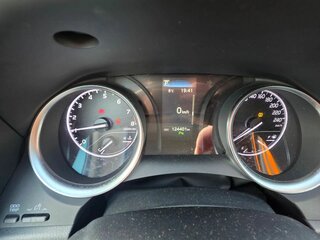 2020 Toyota Camry VIII (XV70), белый, 2380000 рублей, вид 4