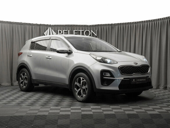 2018 Kia Sportage IV Рестайлинг, серебристый, 1800000 рублей - вид 1