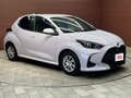 2023 Toyota Yaris IV, белый - вид 2