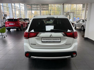 2016 Mitsubishi Outlander III Рестайлинг 2, белый, 1984000 рублей, вид 5