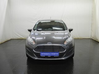2016 Ford Fiesta Mk6 Рестайлинг, серый, 850000 рублей, вид 2