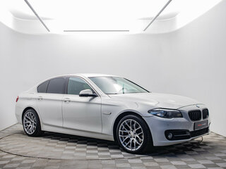 2014 BMW 5 серии 528i xDrive VI (F10/F11/F07) Рестайлинг, белый, 1805000 рублей, вид 3