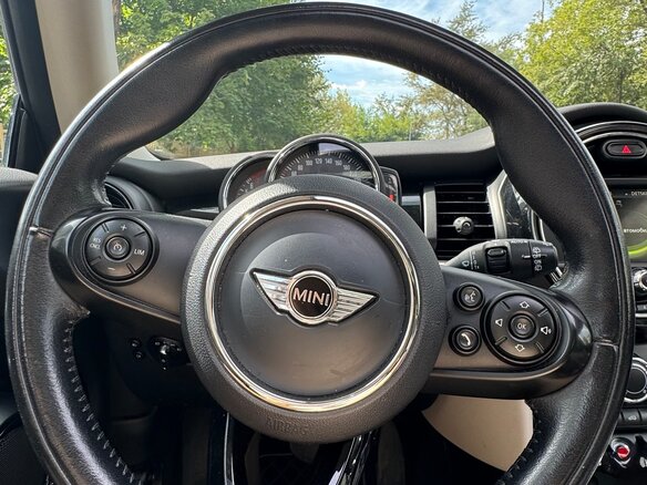2017 Mini Hatch Cooper III (F55/F56), серый, 1999999 рублей - вид 14