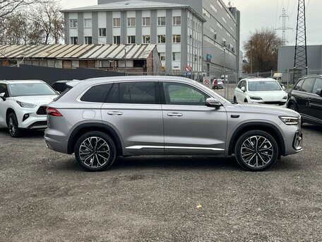 2026 Geely Monjaro (Xingyue L) I Рестайлинг 2 (China Market), серый, 3990000 рублей, вид 3