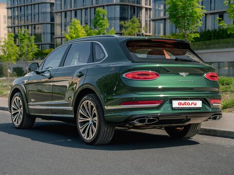 2020 Bentley Bentayga I Рестайлинг, зелёный, 18900000 рублей, вид 4