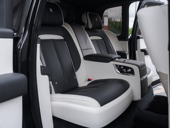 2026 Rolls-Royce Cullinan I Рестайлинг (Series II), чёрный, 63000000 рублей - вид 2