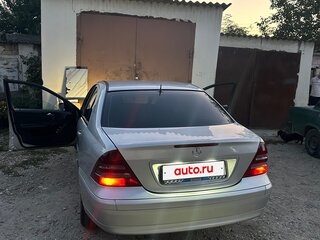 2001 Mercedes-Benz C-Класс 220 II (W203), серебристый, 800000 рублей, вид 2