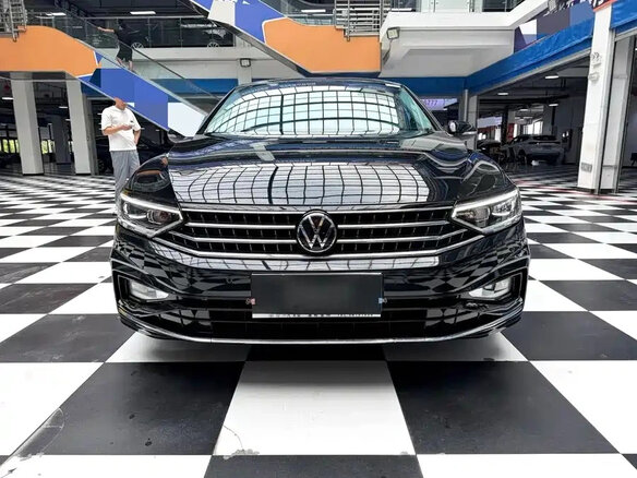 2022 Volkswagen Magotan B8 Рестайлинг, чёрный, 1950000 рублей - вид 1
