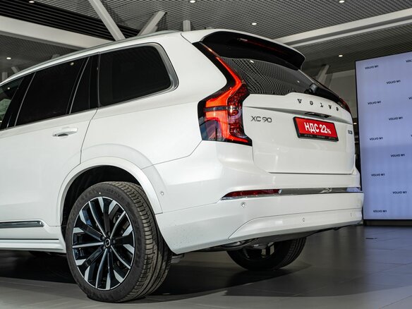 2026 Volvo XC90 B5 II Рестайлинг 2, белый, 13950000 рублей - вид 6