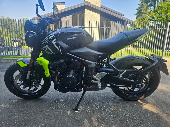 2024 Triumph Trident 660, чёрный, 920000 рублей - вид 5