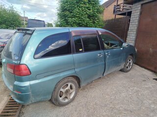 2001 Nissan Liberty, зелёный, 210000 рублей, вид 2