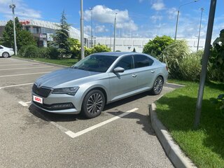 2020 Skoda Superb III Рестайлинг, серебристый, 2950000 рублей, вид 2