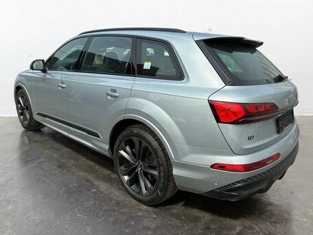 2025 Audi Q7 50 TDI II (4M) Рестайлинг 2, серебристый, 14158000 рублей, вид 3