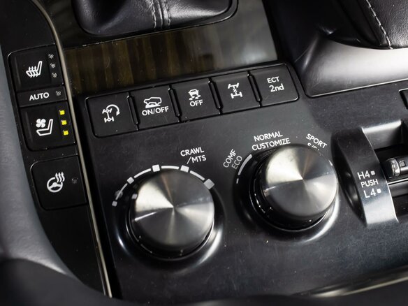 2018 Lexus LX 570 III Рестайлинг 2, чёрный, 9400000 рублей - вид 32