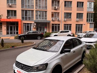 2016 Volkswagen Polo V Рестайлинг, белый, 670000 рублей, вид 1