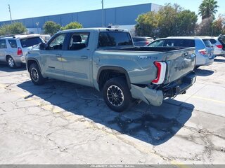 2024 Toyota Tundra CrewMax III, серый, 5850000 рублей, вид 3