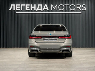 2019 BMW 7 серии 740d xDrive VI (G11/G12) Рестайлинг, серый, 5490000 рублей, вид 5