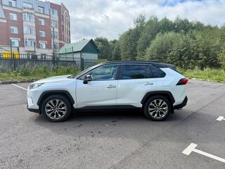 2019 Toyota RAV4 V (XA50), белый, 2750000 рублей, вид 3