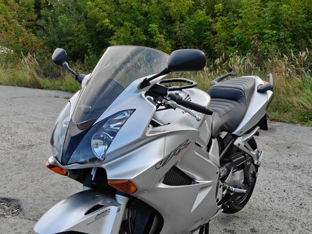 2002 Honda VFR 800, серебристый, 580000 рублей, вид 4